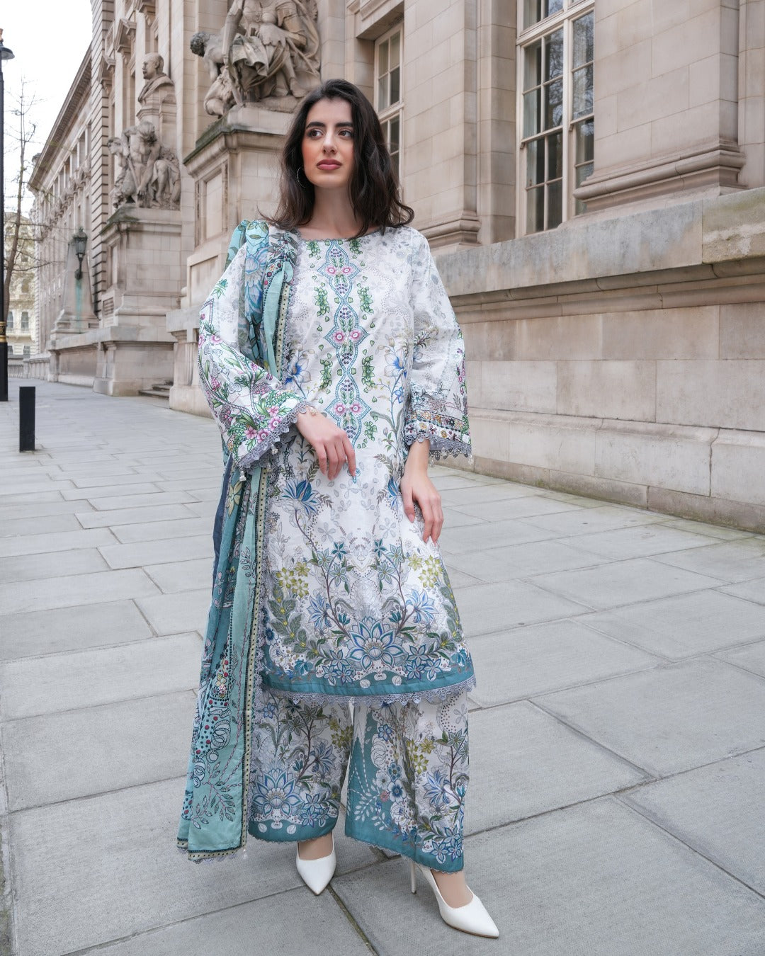 Saya 3 PCs Unstitched Lawn Collection D.No :-01