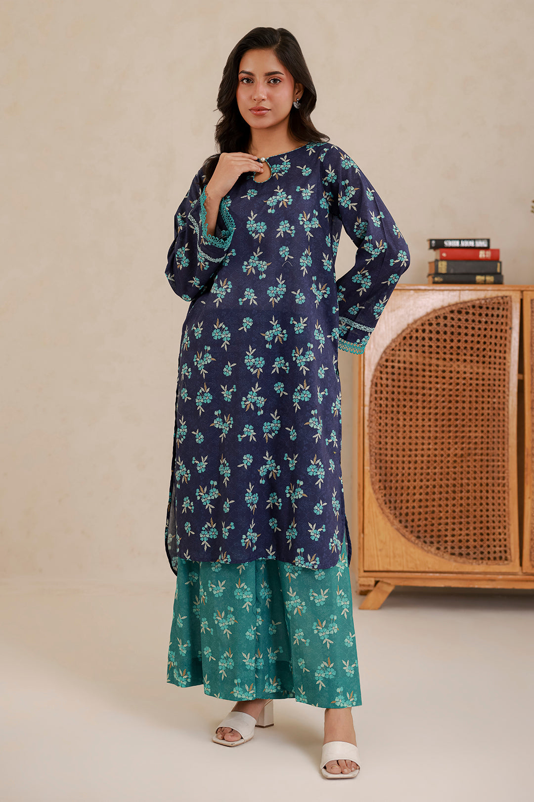 Zellbury D.C:-WUS26X20925   Digtal Printed Lawn 2Pcs Collection