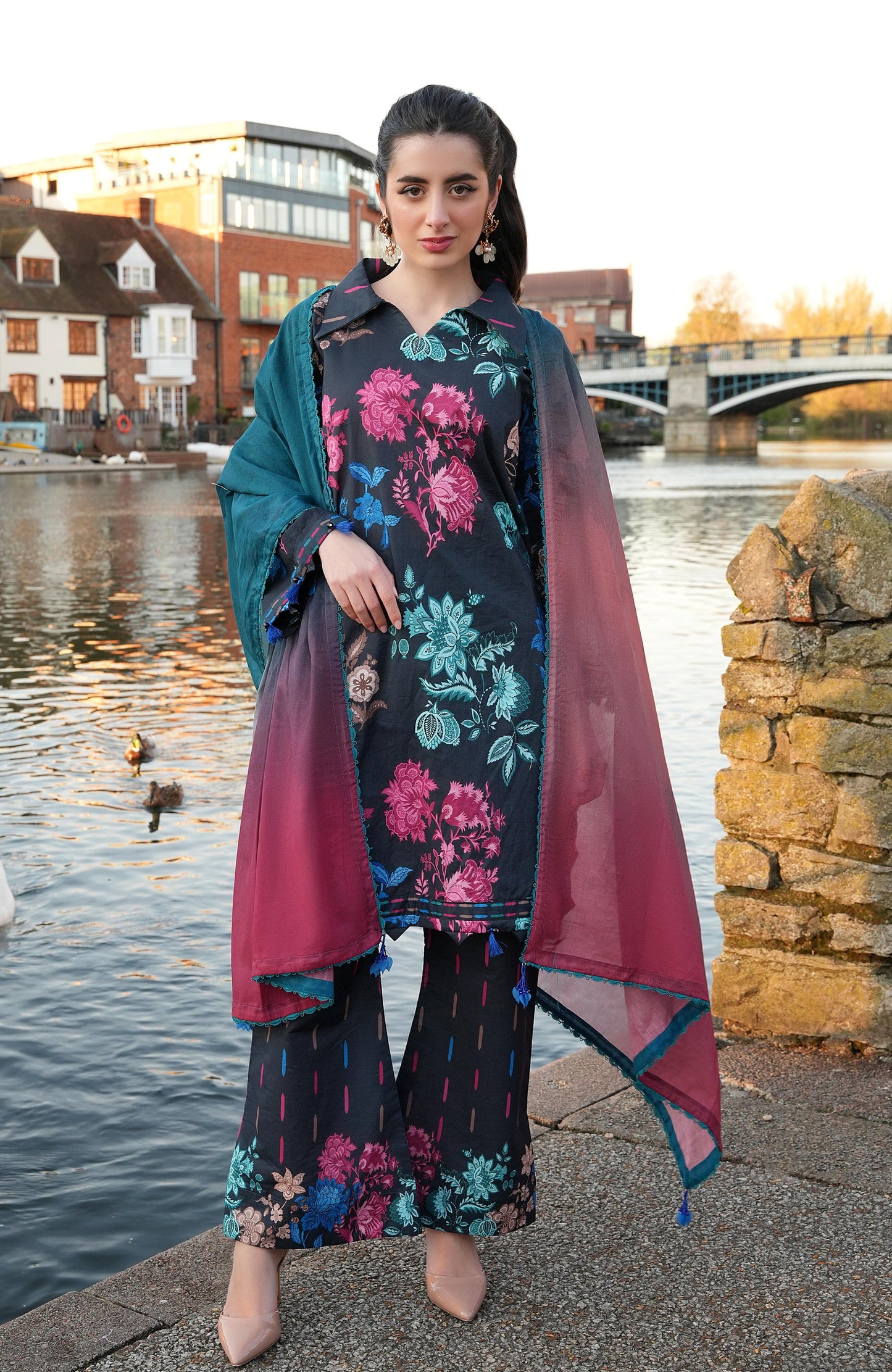 Saya 3 PCs Unstitched Lawn Collection D.No :-03