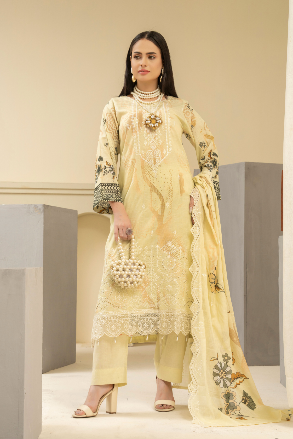 Amaira Manzil Luxury Embroidered Lawn 3 Piece Unstitched Collection