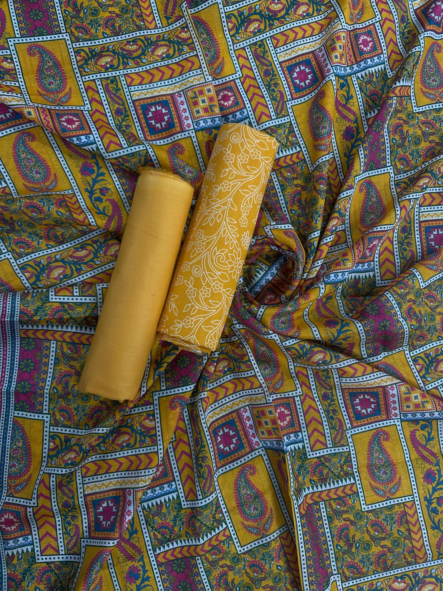 ZAMAN PRINTED UNSTITCHED 3PCS COLLECTION