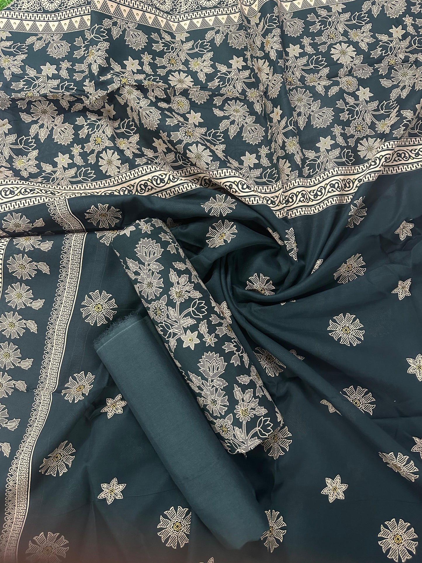 Five Star Classic D-38 – 3PCS Unstitched Lawn Collection
