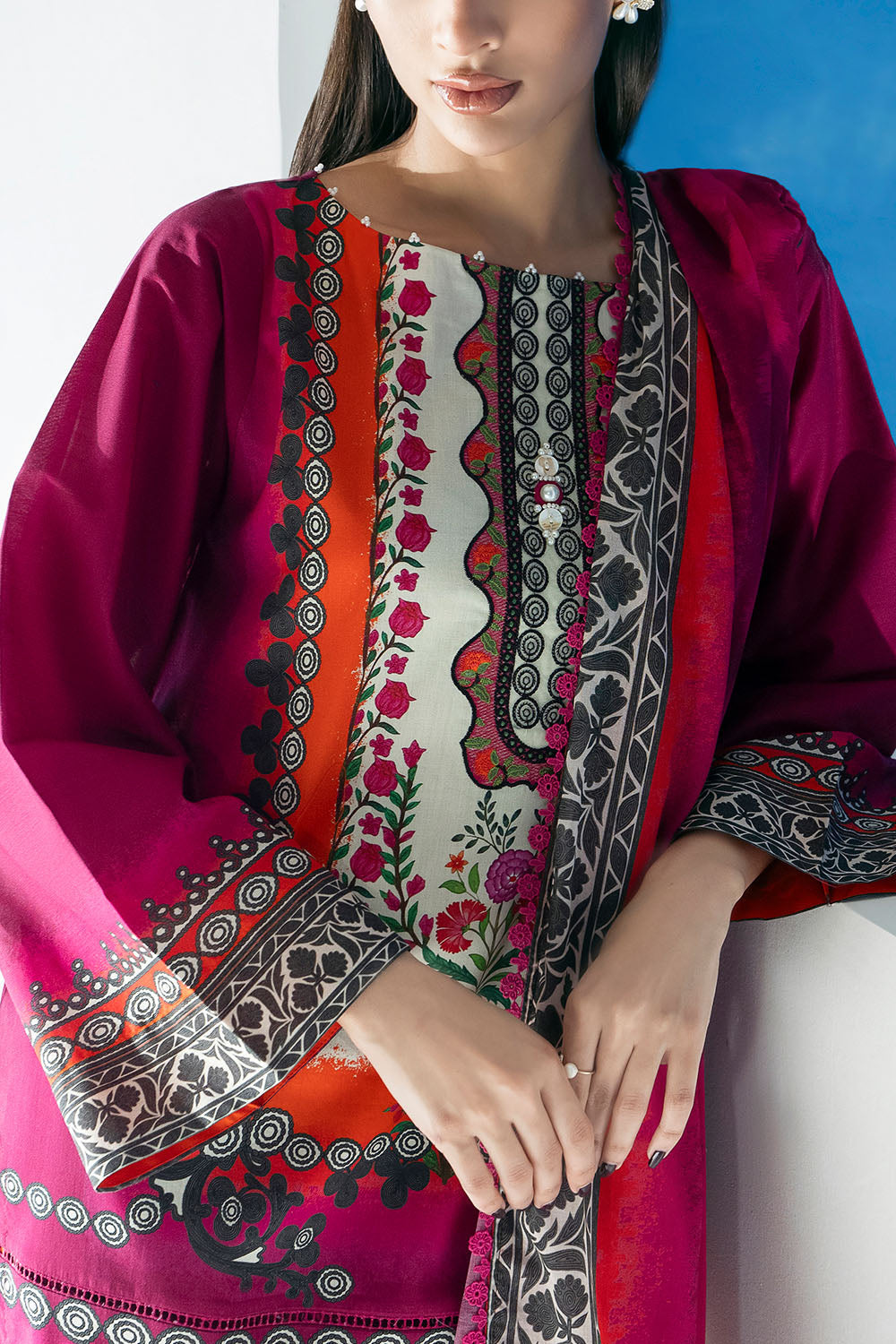 Gul Ahmed IUSTKSD-4024 Emb Lawn 3PCS