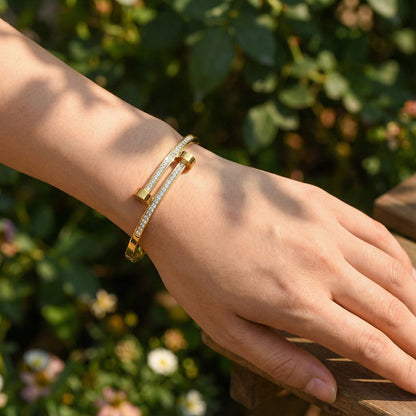 Stainless steel Luxury Zircon handcuff✨️♥️