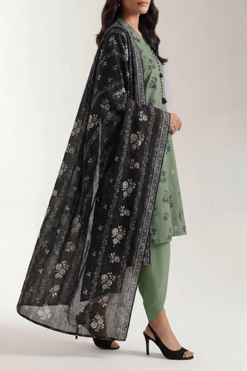 SAYA D.C:-U01-26152-P02A - 3 Piece Printed Lawn Collection
