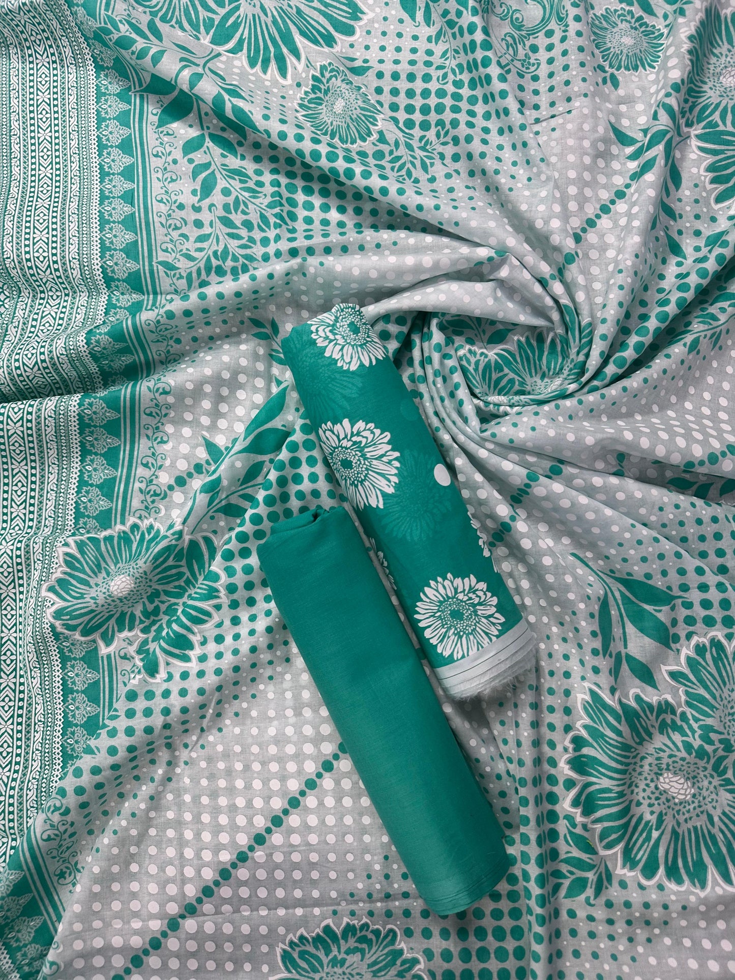 Five Star Classic D-14 – 3PCS Unstitched Lawn Collection