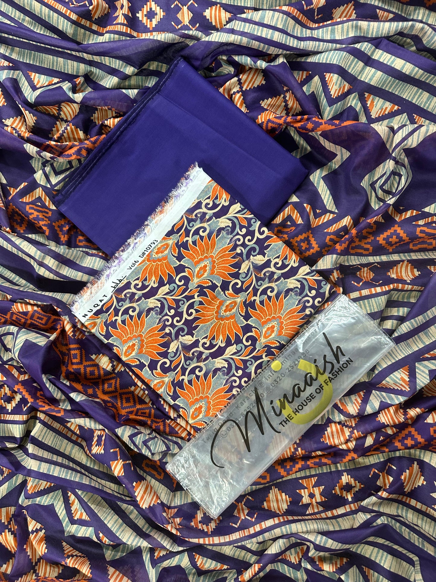 Minash D - 10 - 3PCs Unstitched Printed Lawn Collection