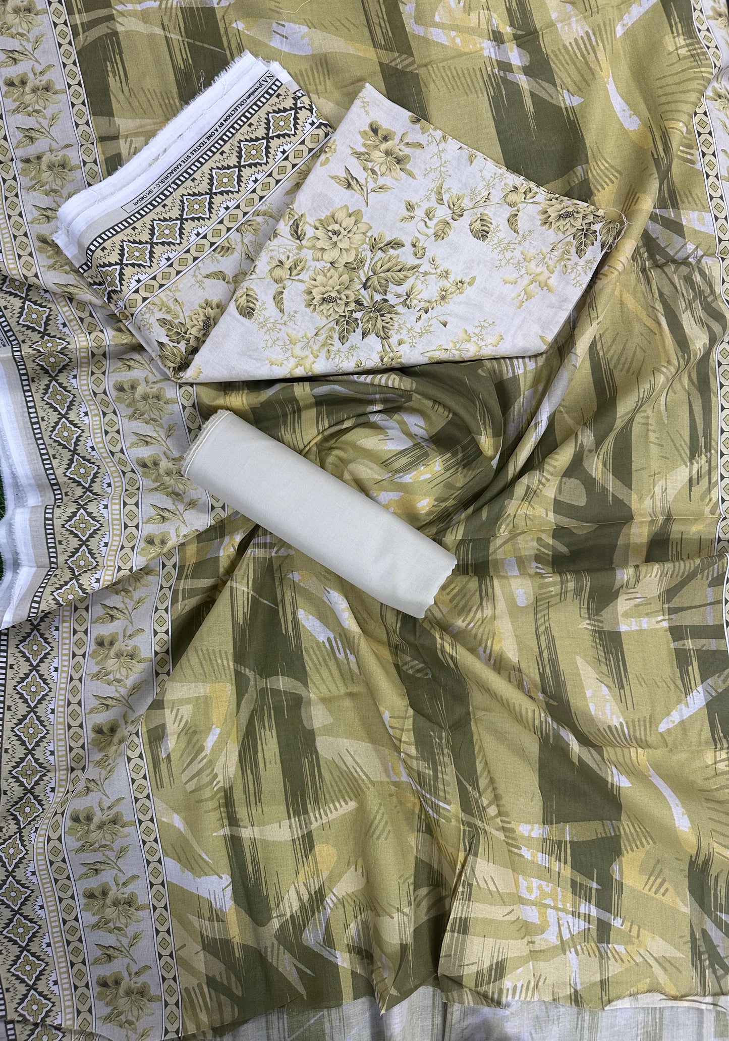 Safina Sahara Printed Unstitched 3PC Collection