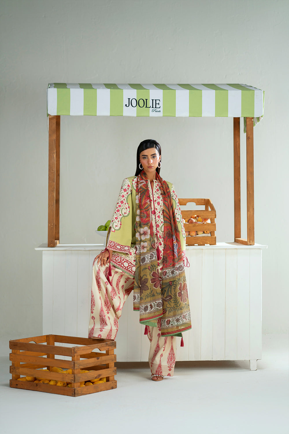 Saya 3 PCs Unstitched Lawn Collection D.No :-8