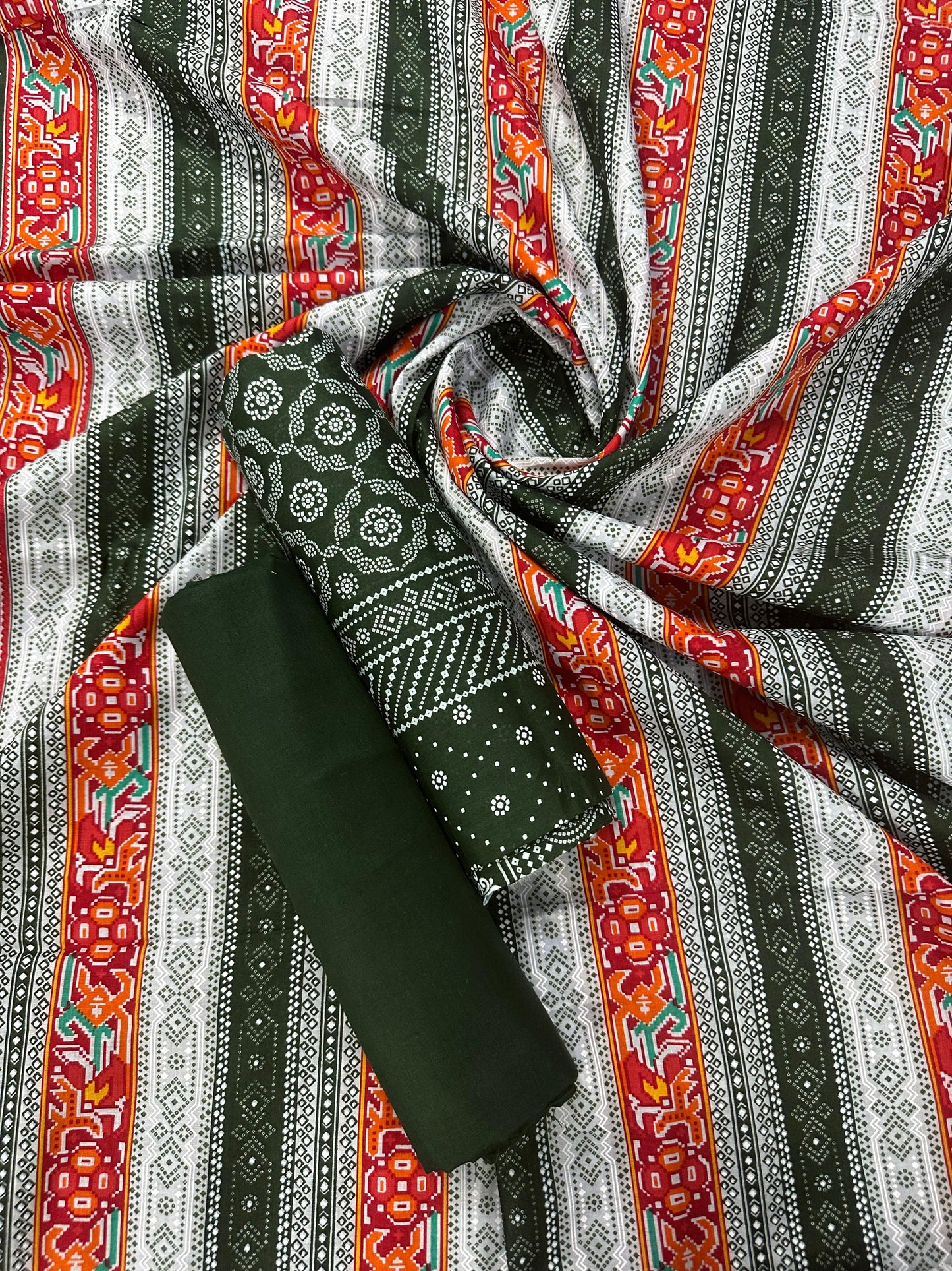 Five Star Classic D-17 – 3PCS Unstitched Lawn Collection