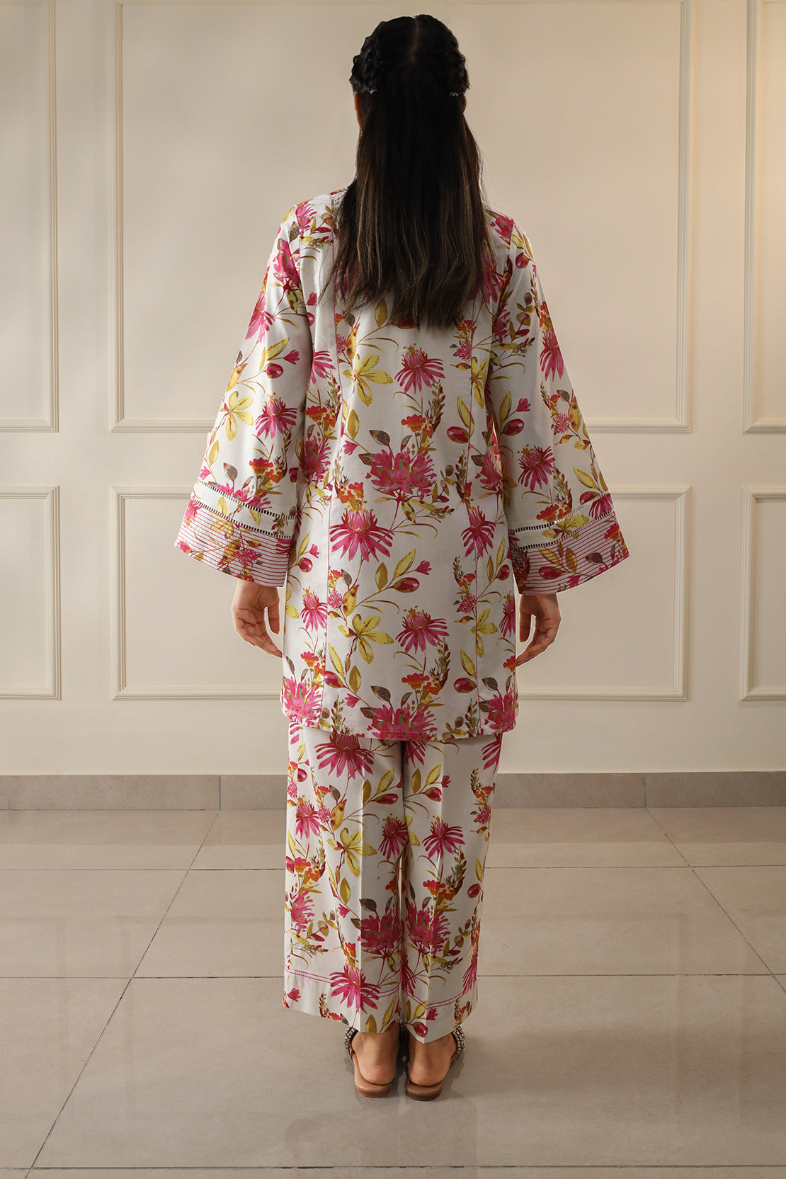 SAYA Unstitched LAWN DORIA STRIPE 2PCS 🥳🔥