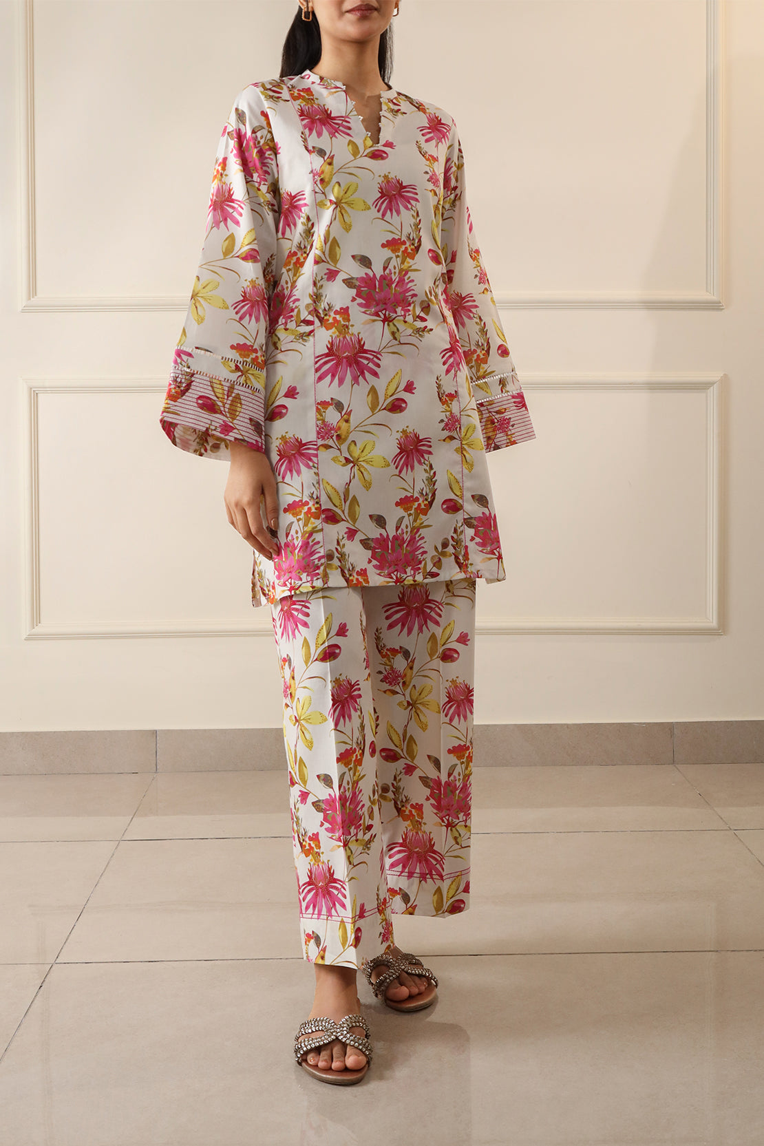 SAYA Unstitched LAWN DORIA STRIPE 2PCS 🥳🔥