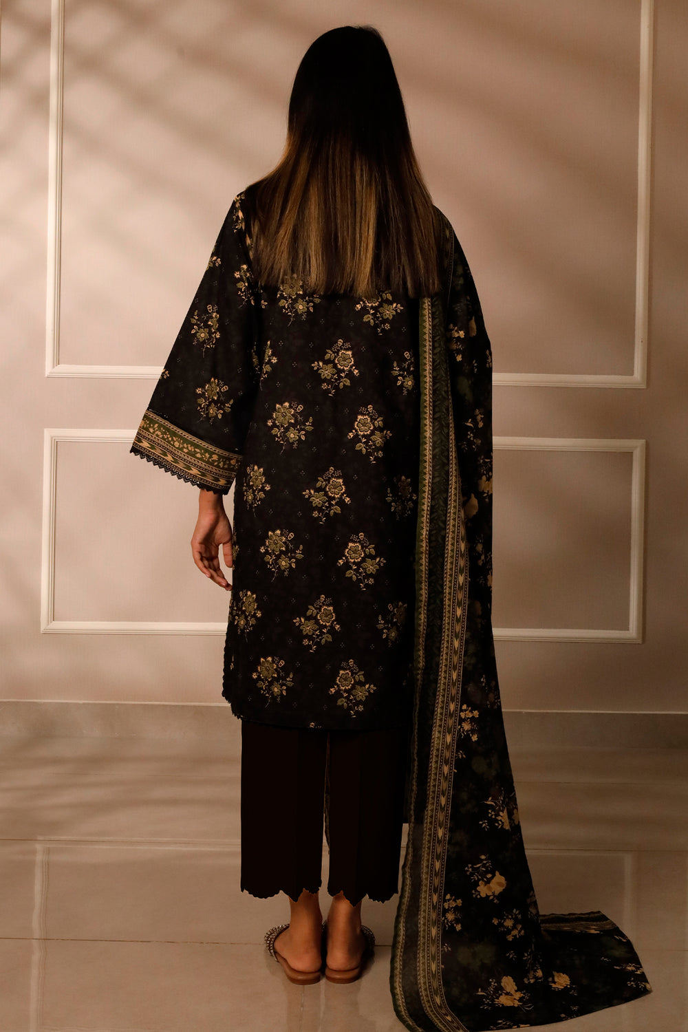 SAYA D.C:-U01-25486-05AR - 3 Piece Printed Lawn Collection