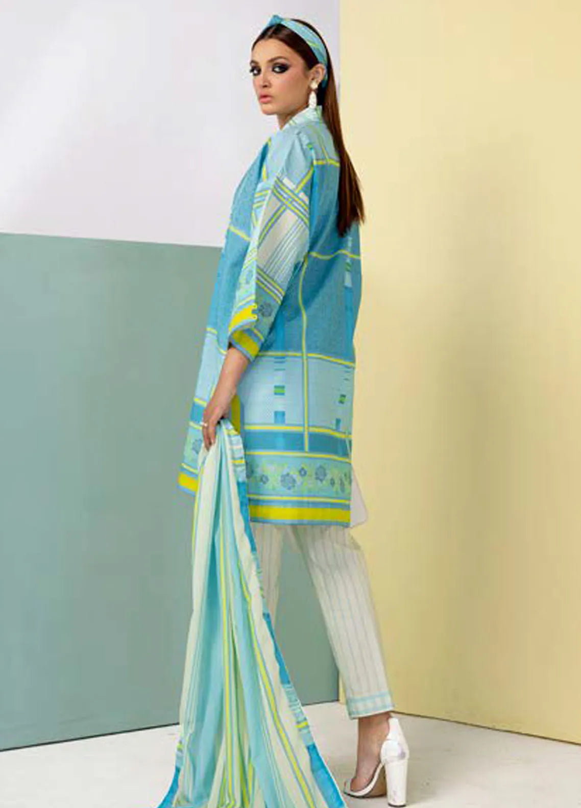 Gul Ahmed Printed Lawn Unstitched 3Pc Suit CL-42145 👌🔥✨