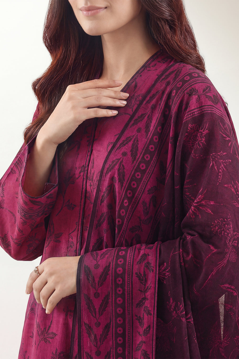 SAYA D.C:-U01-25667-04AR - 3 Piece Printed Lawn Collection