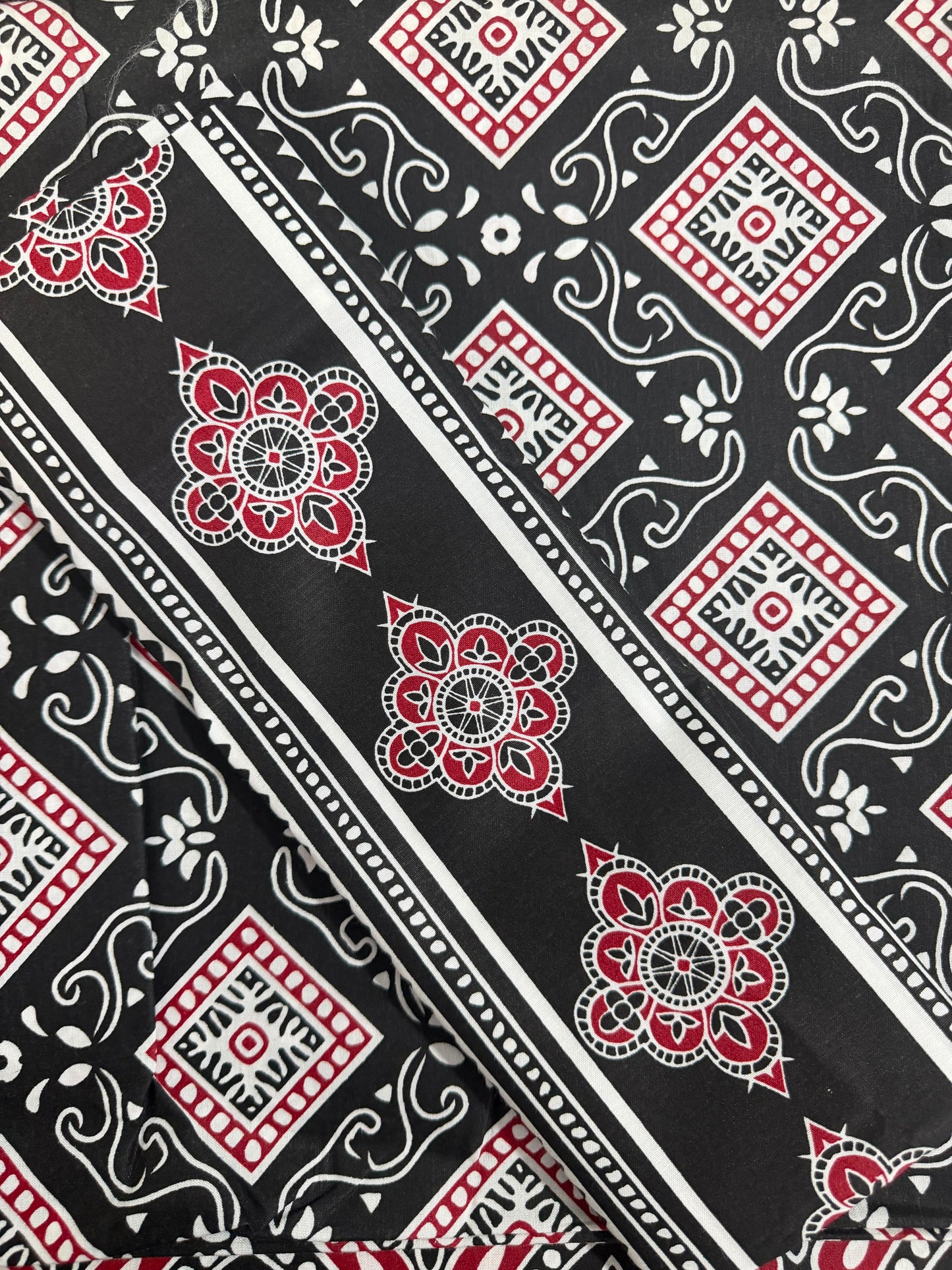Salonika Black-Red Double Bed Bedsheets