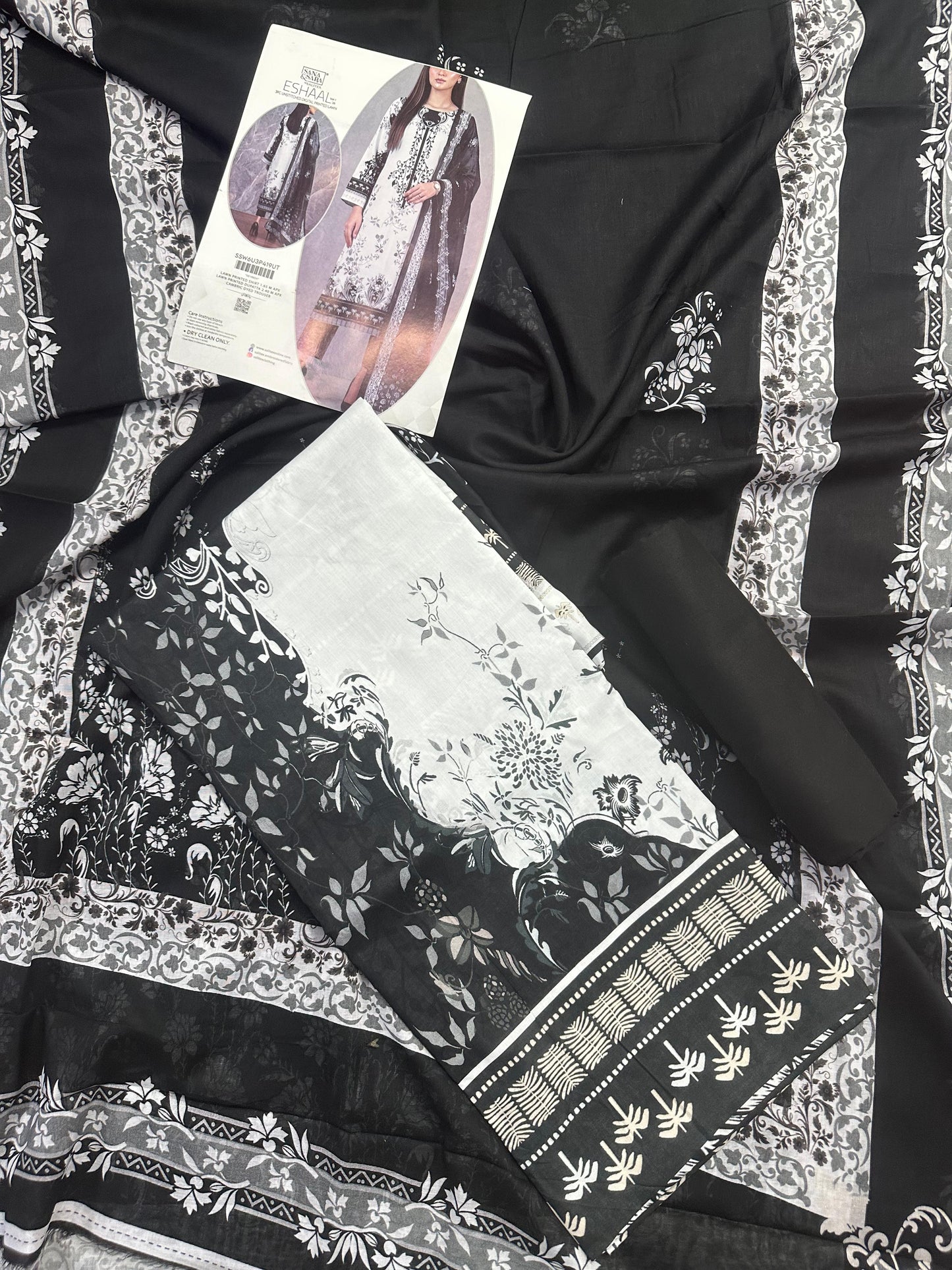 Eshaal Premium 3PC Lawn Collection Design No# SSW6U3P419UT