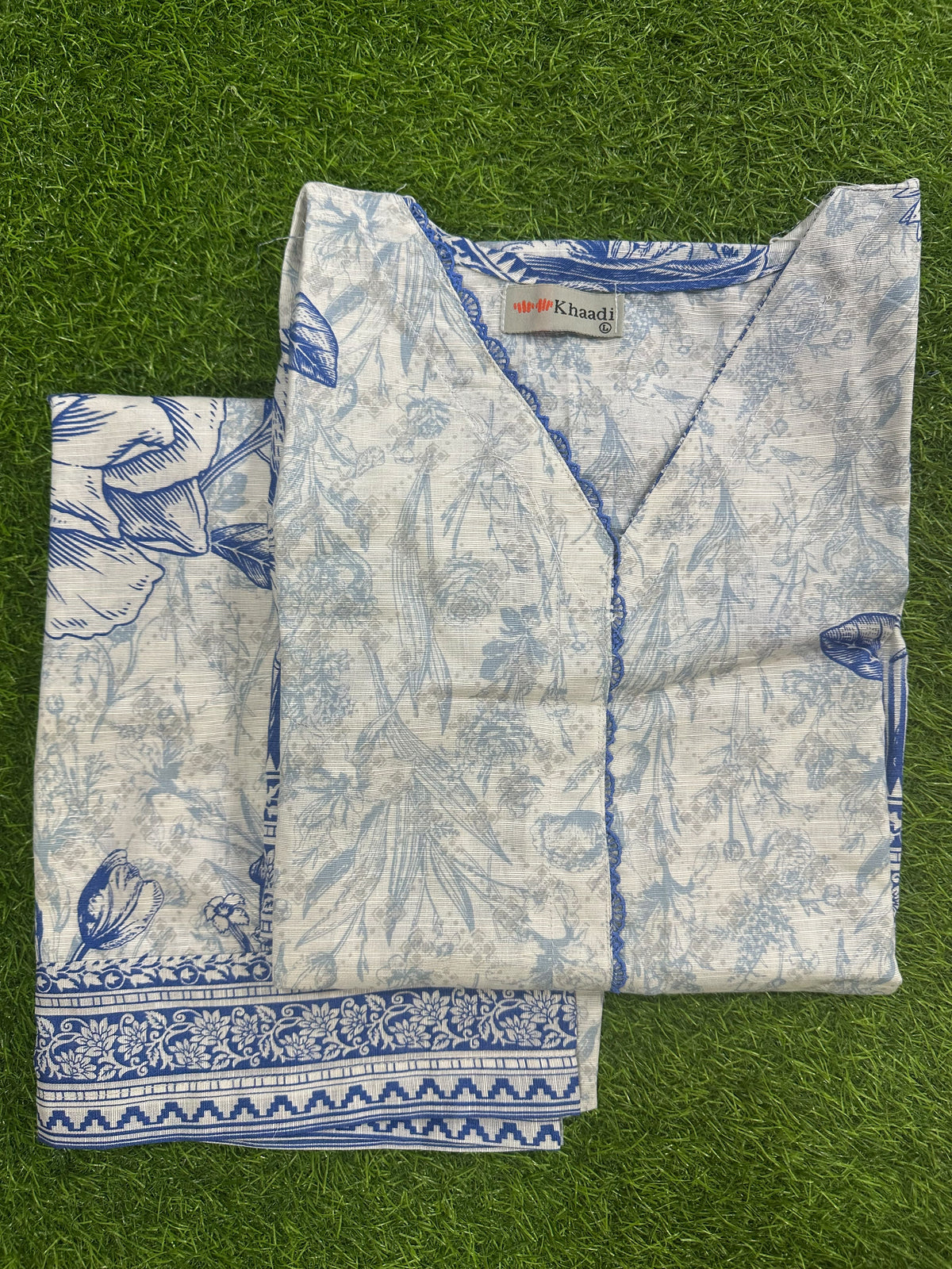 Khaadi White Khaddar Stitch 2Pcs