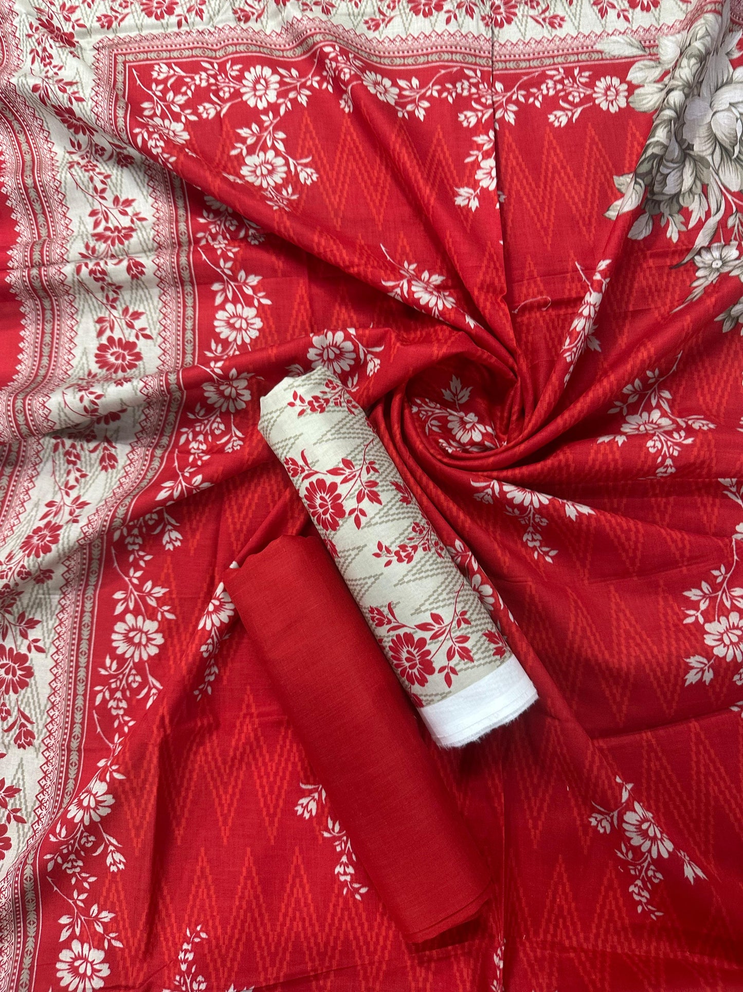 Five Star Classic D-18 – 3PCS Unstitched Lawn Collection