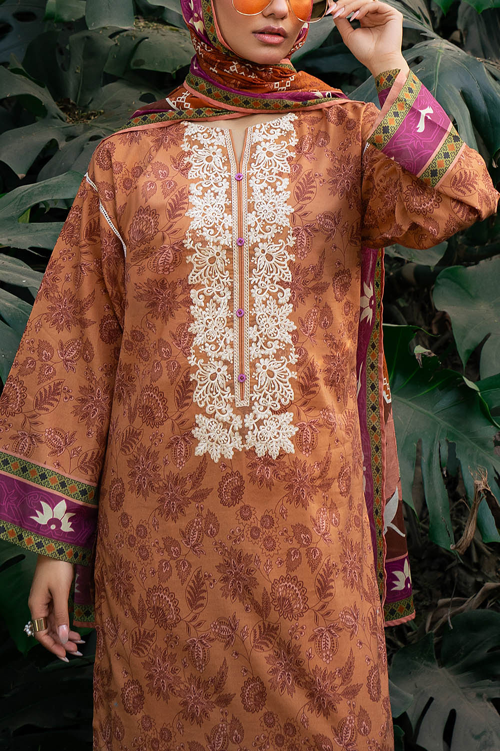 Gul Ahmed IUSTKSD-4023 Emb Lawn 3PCS