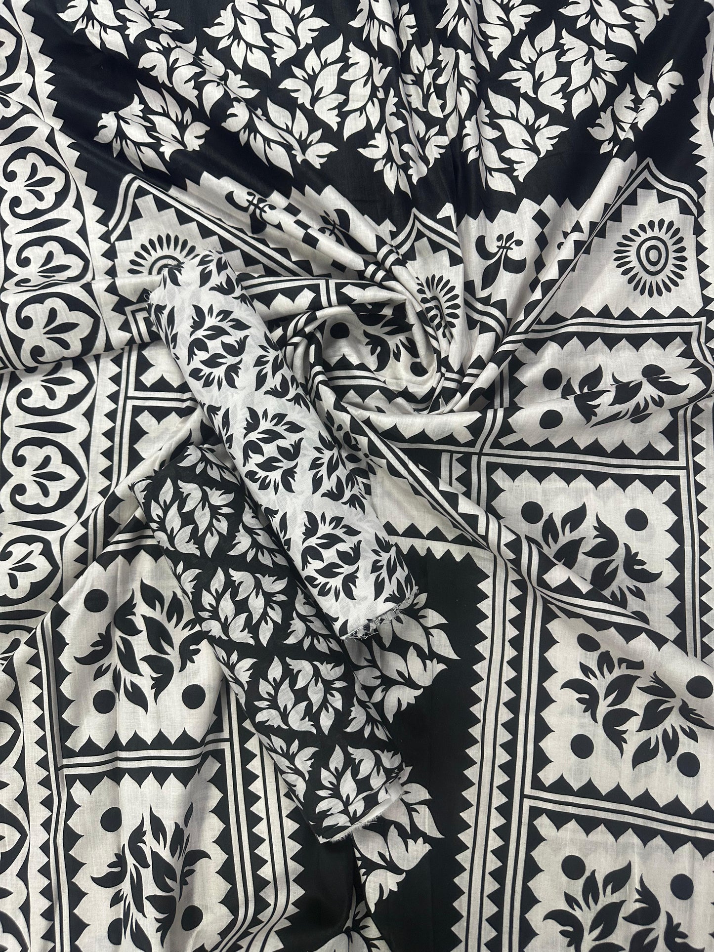 Five Star Classic D-33 – 3PCS Unstitched Lawn Collection