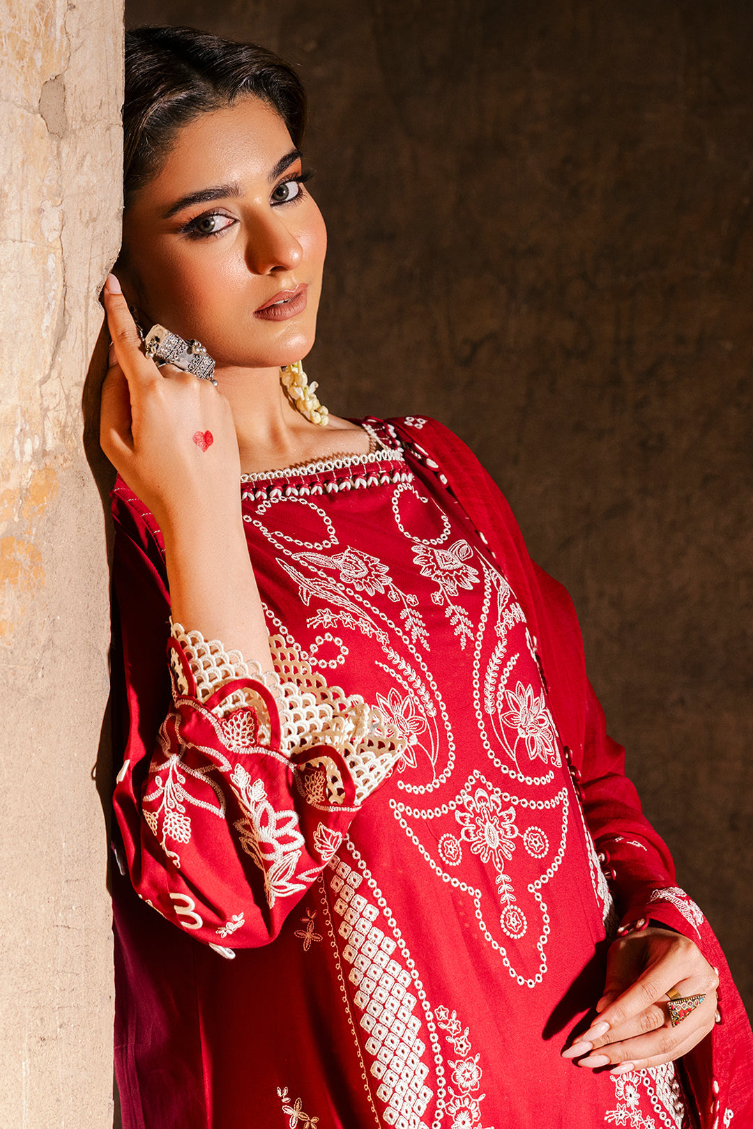 ZELLBURY 🌟 CHIKANKARI RED ELEGANCE – WUS25E30837 🌟