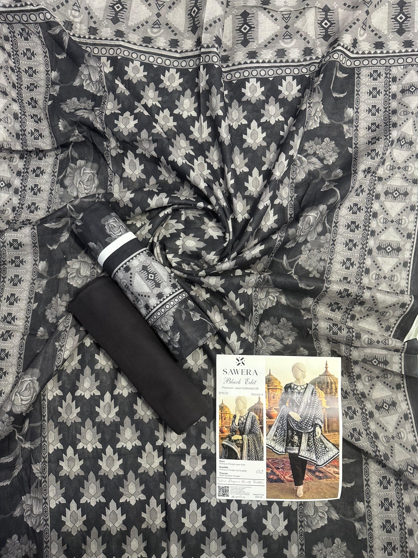 Sawera B&W Unstitched 3Pcs D-02
