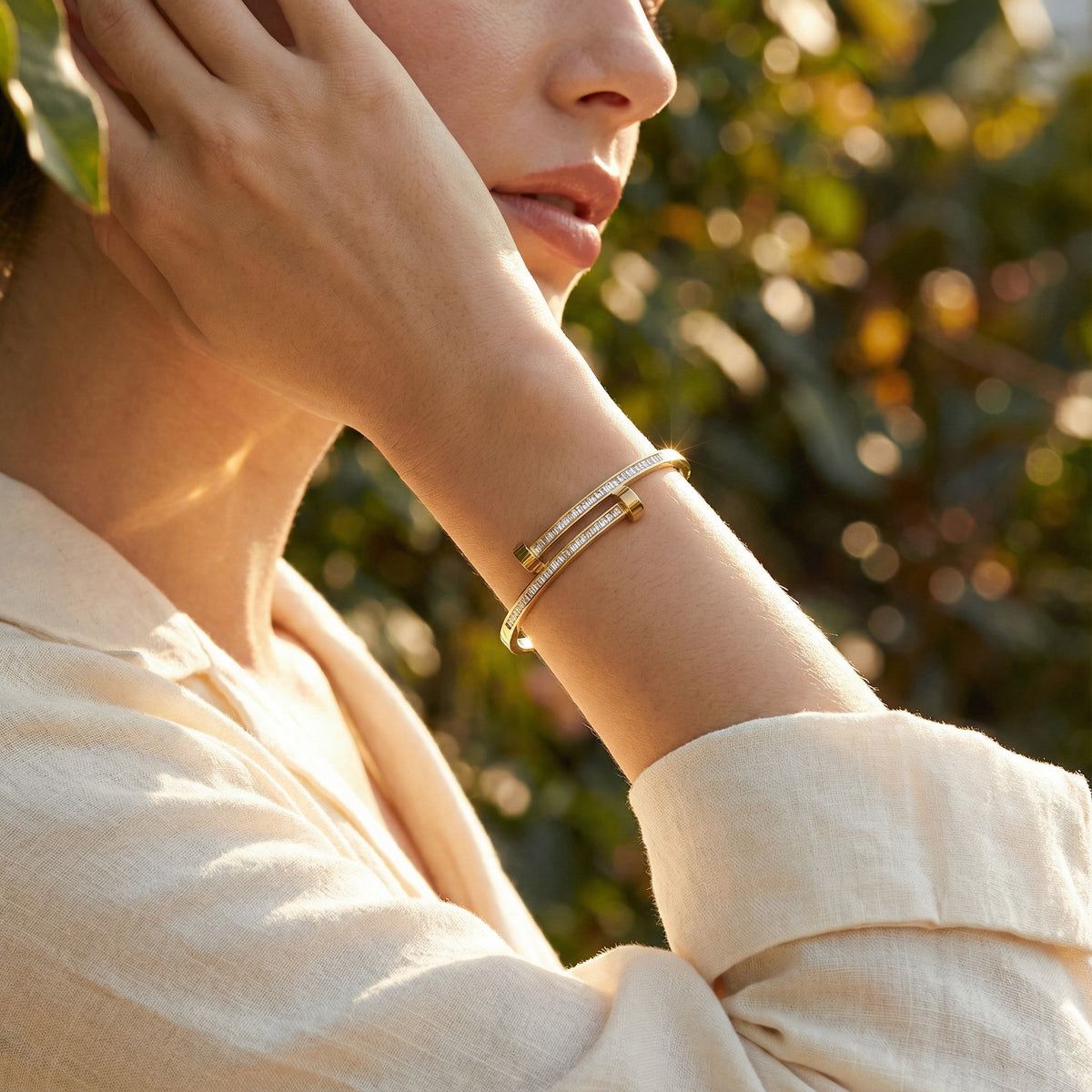 Stainless steel Luxury Zircon handcuff✨️♥️
