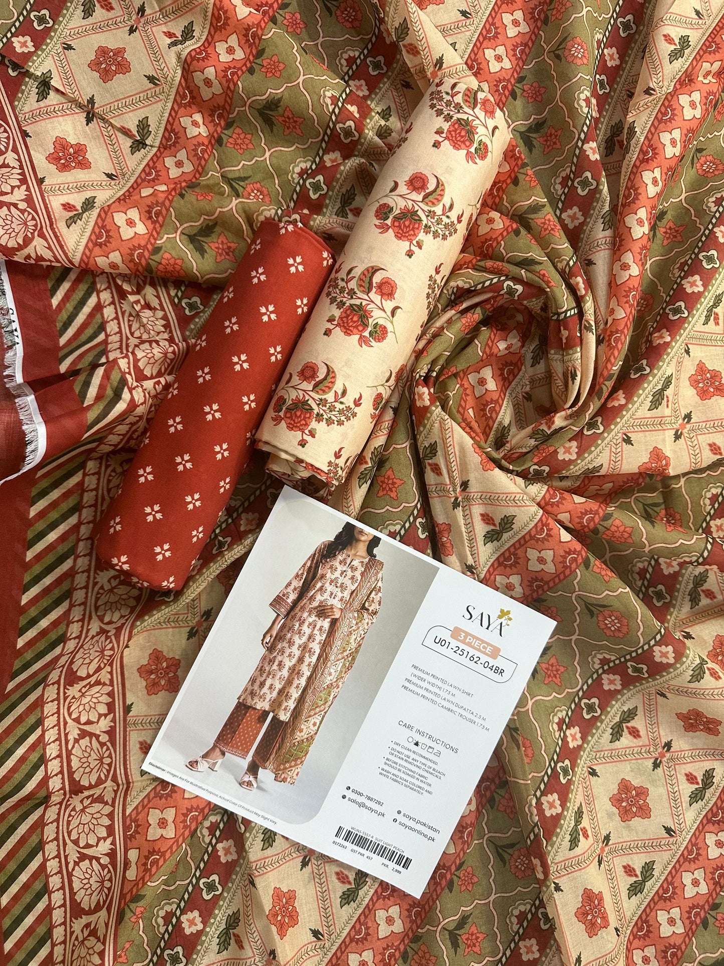 Saya D.C:- U01-25162-04BR - 3 Pcs Printed Lawn