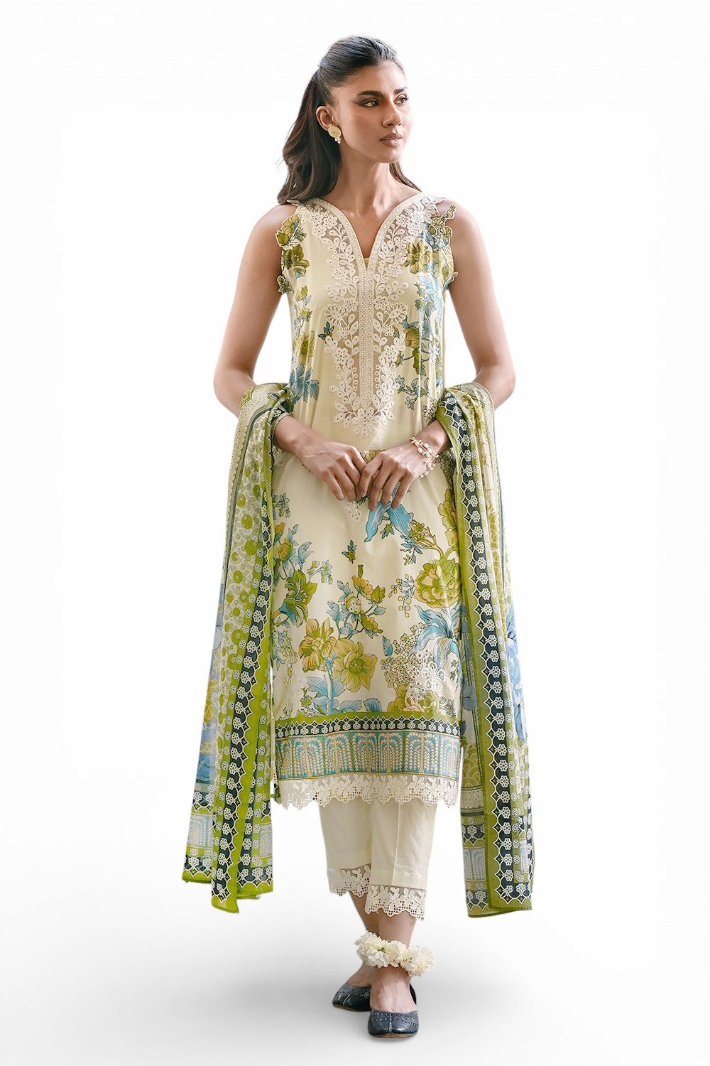 Gul Ahmed IUSTKSD-4111 Emb Lawn 3PCS